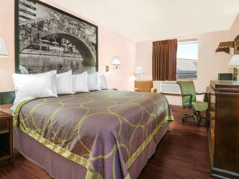 Super 8 By Wyndham San Antonio/I-35 North Otel Dış mekan fotoğraf