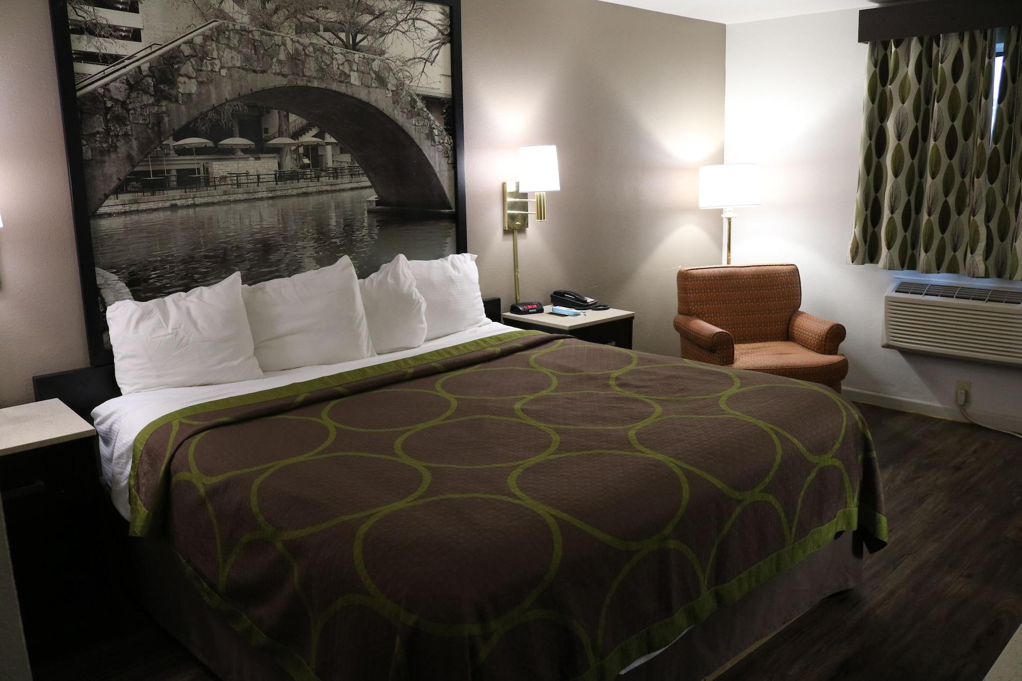 Super 8 By Wyndham San Antonio/I-35 North Otel Dış mekan fotoğraf