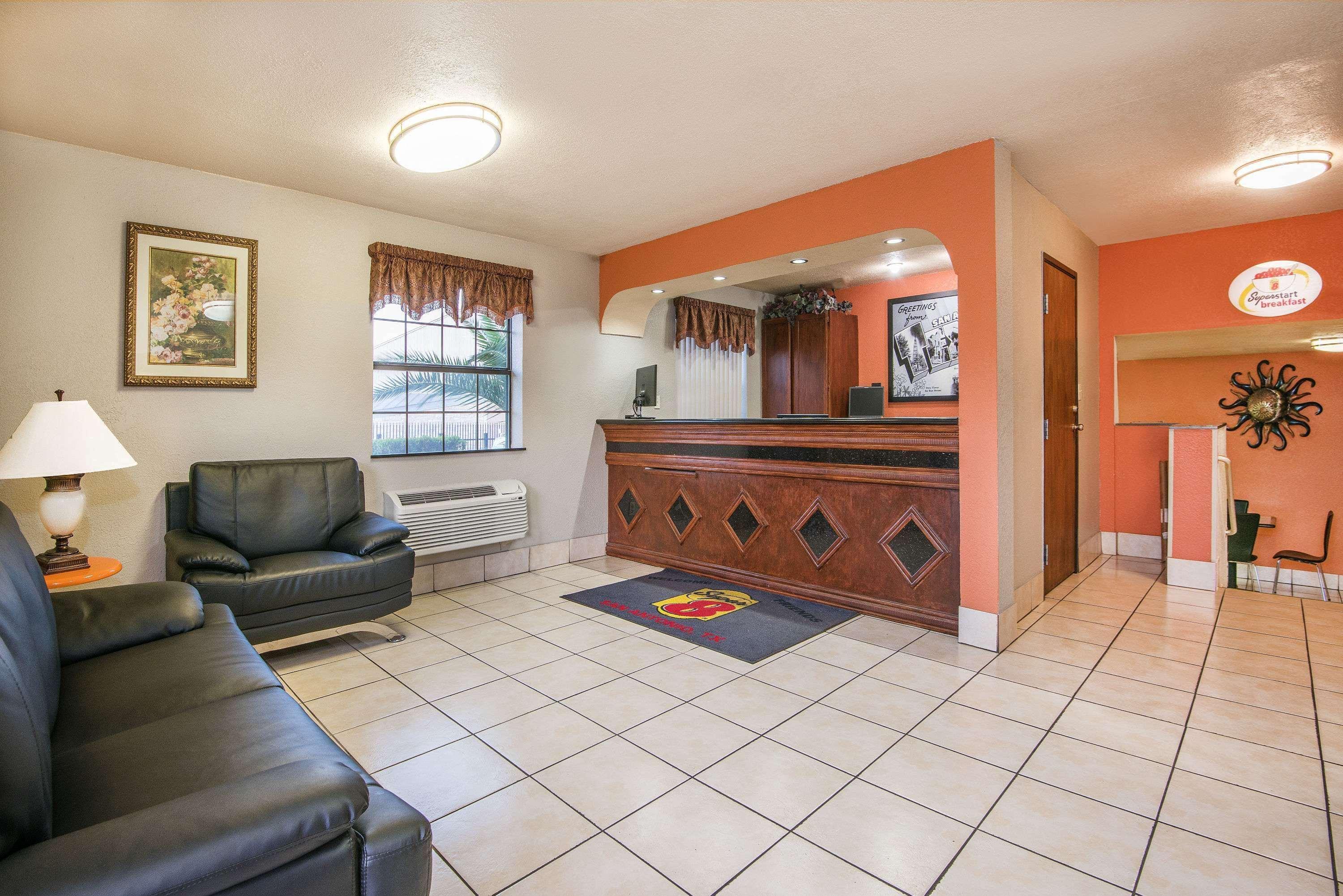 Super 8 By Wyndham San Antonio/I-35 North Otel Dış mekan fotoğraf